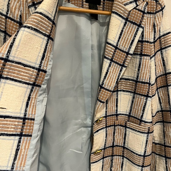 Portrait Neck Blazer in Chesterfield Plaid
SMYTHE
Color: Chesterfield Plaid - Picture 5 of 5